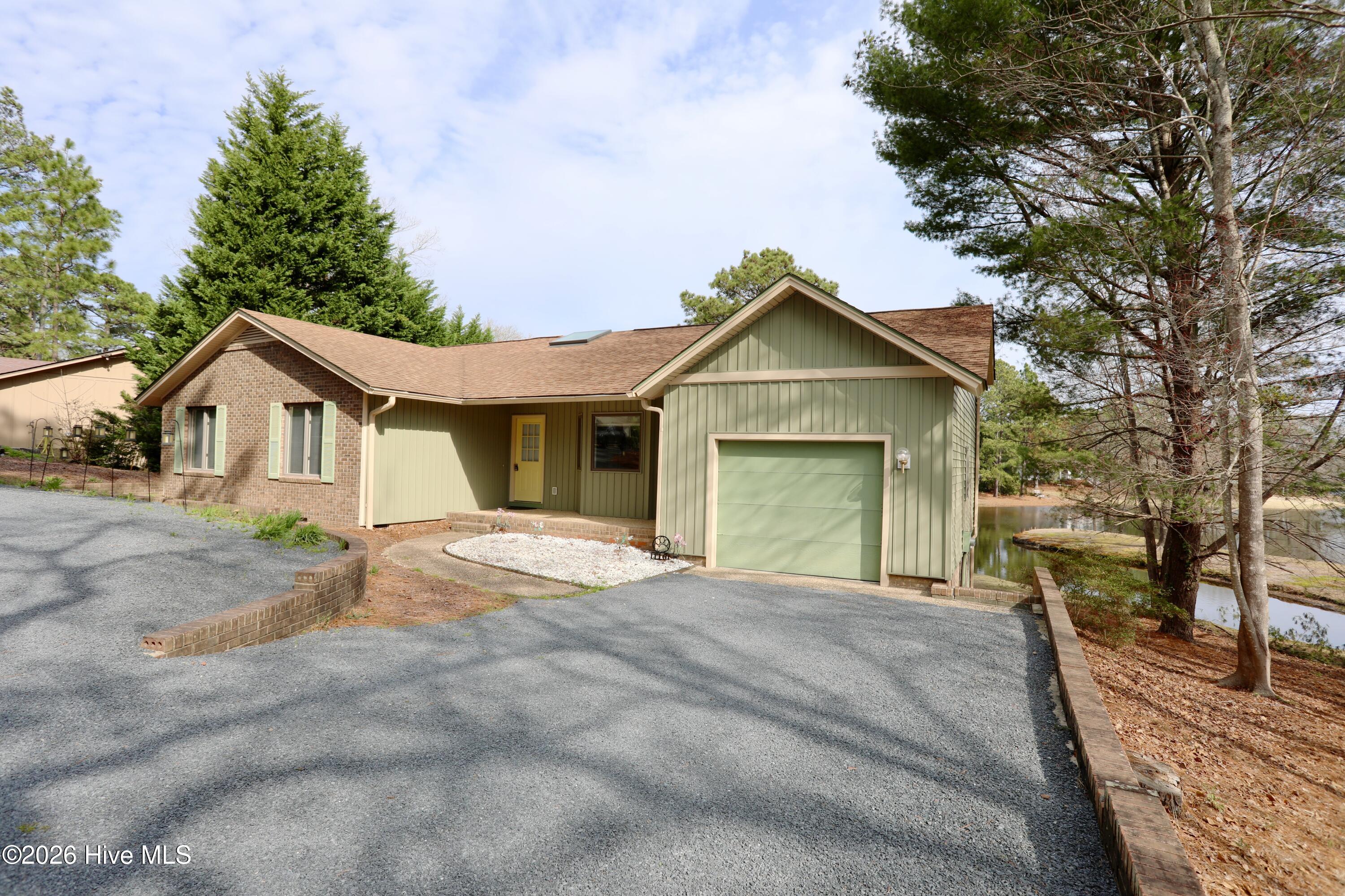 116 Shagbark Road West End, NC 27376 - Photo 6 of 89 Entry Drive Single Car