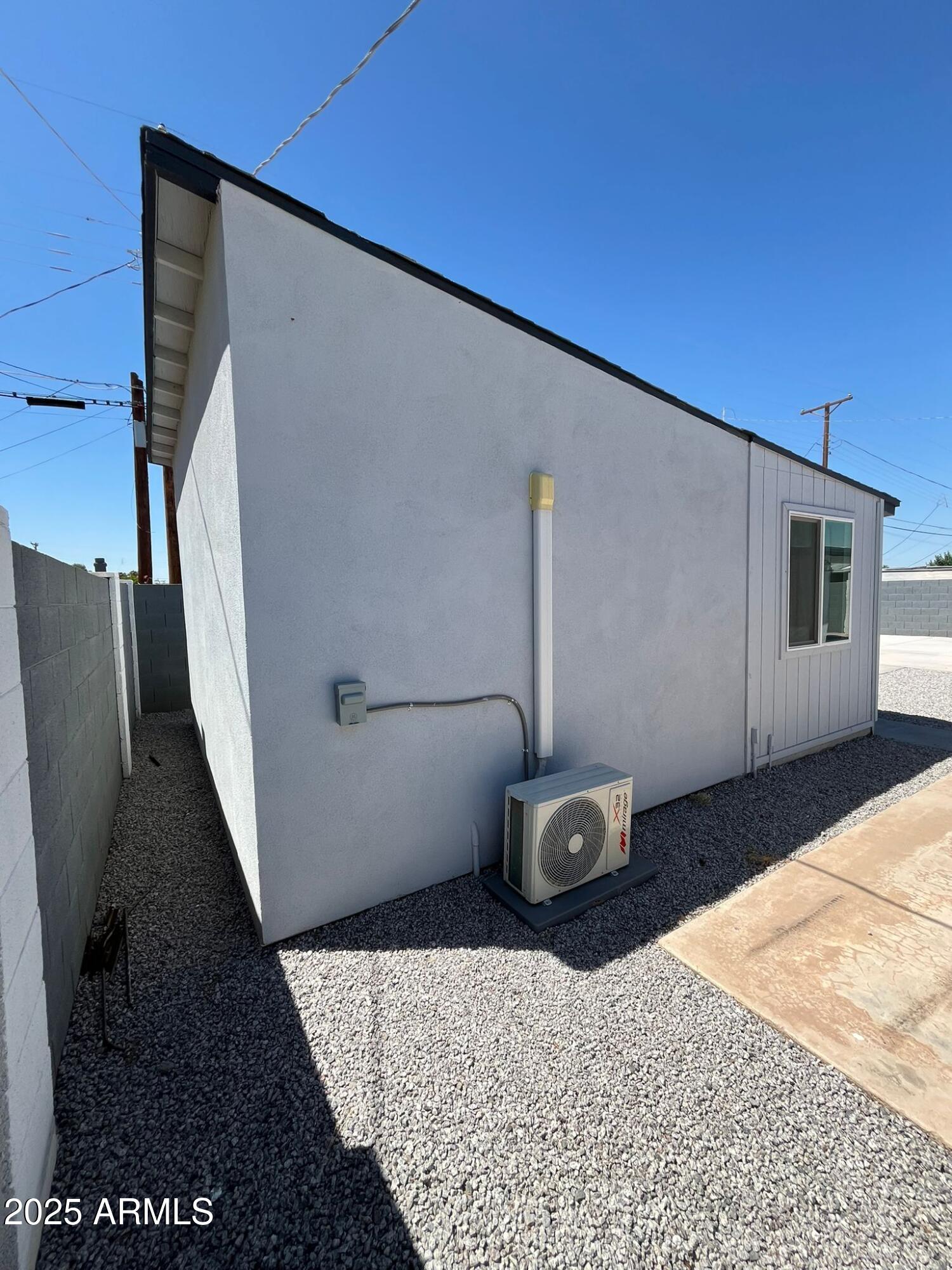 3639 West Lawrence Lane Phoenix, AZ 85051 - Photo 26 of 28 a close view of appliances