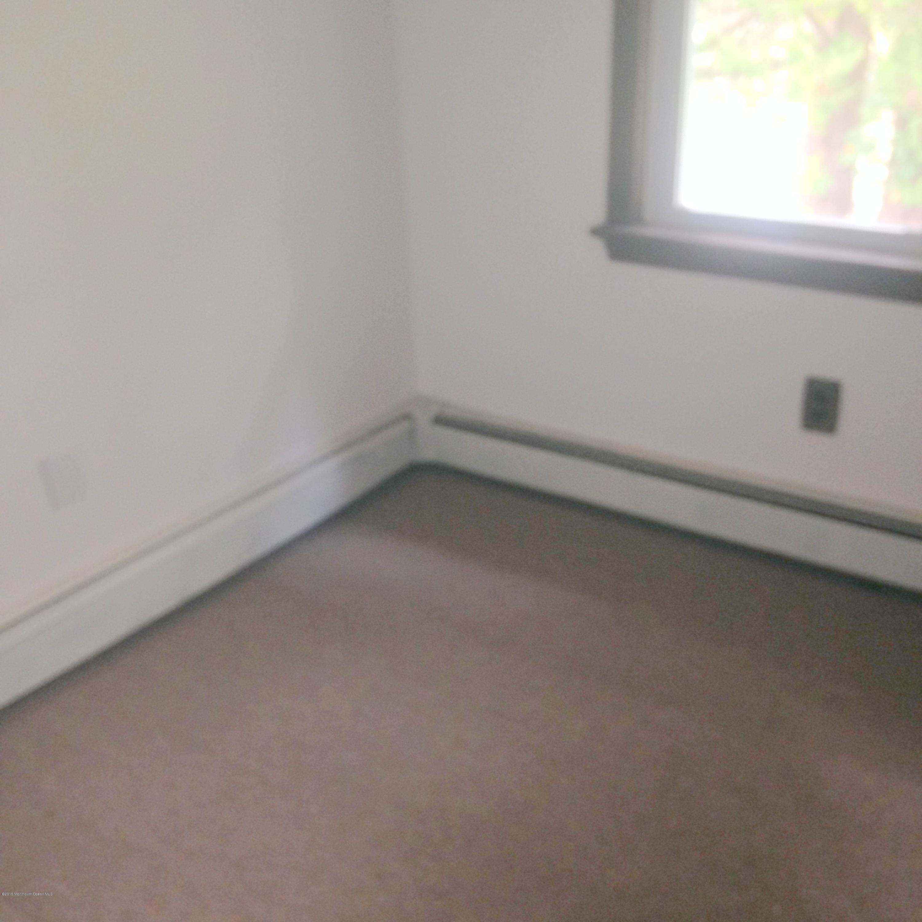 18 Five Points Road Freehold, NJ 07728 - Photo 11 of 12 2015-09-09 09.24.02