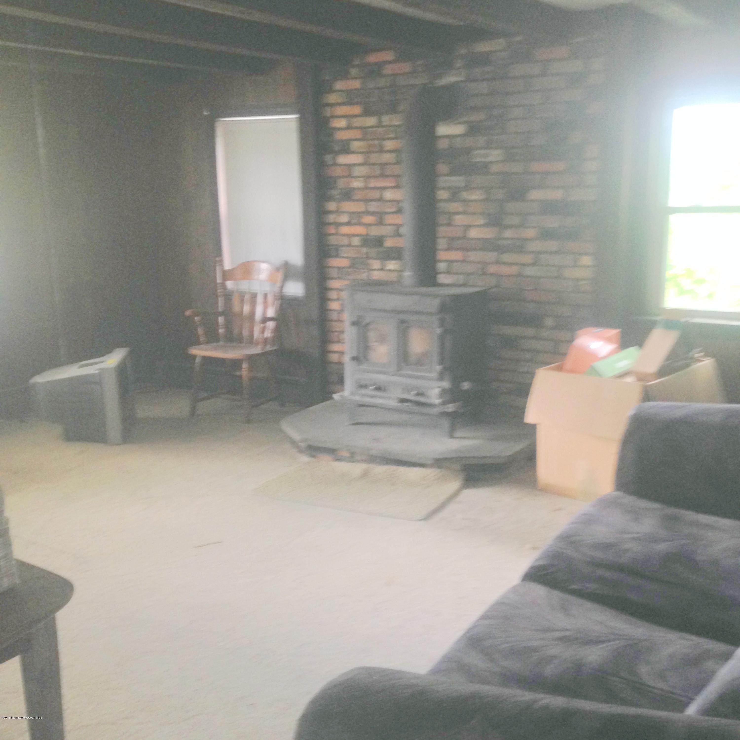 18 Five Points Road Freehold, NJ 07728 - Photo 9 of 12 2015-09-09 09.21.06