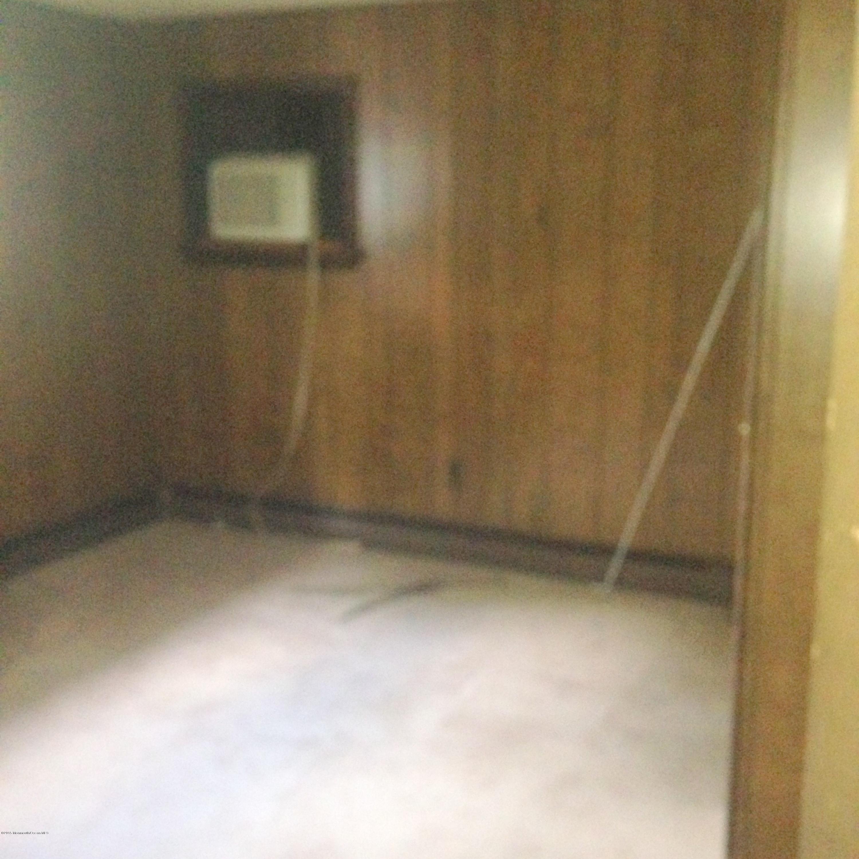 18 Five Points Road Freehold, NJ 07728 - Photo 10 of 12 2015-09-09 09.23.49