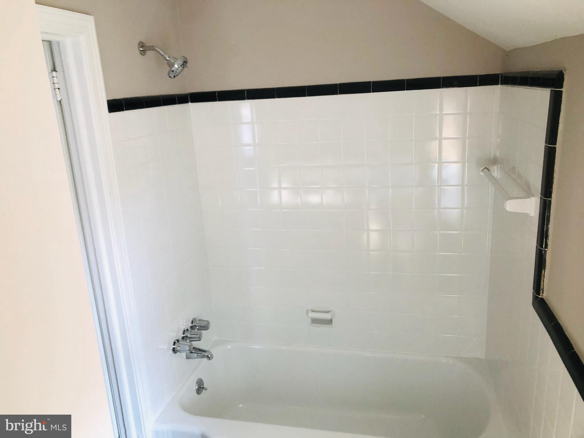 413 Holmes Road Morton, PA 19070 - Photo 13 of 13 Shower