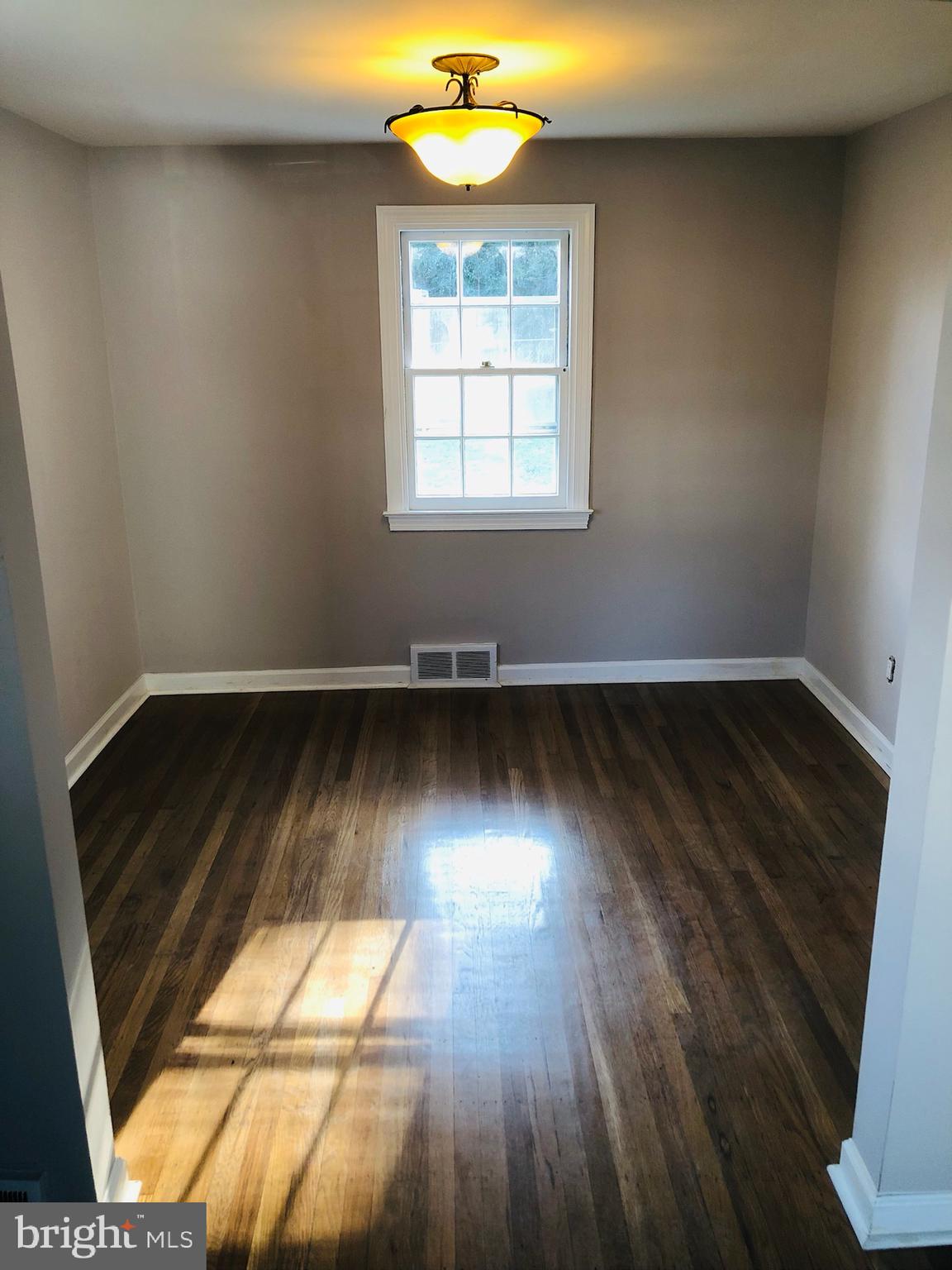 413 Holmes Road Morton, PA 19070 - Photo 6 of 13 Dining room