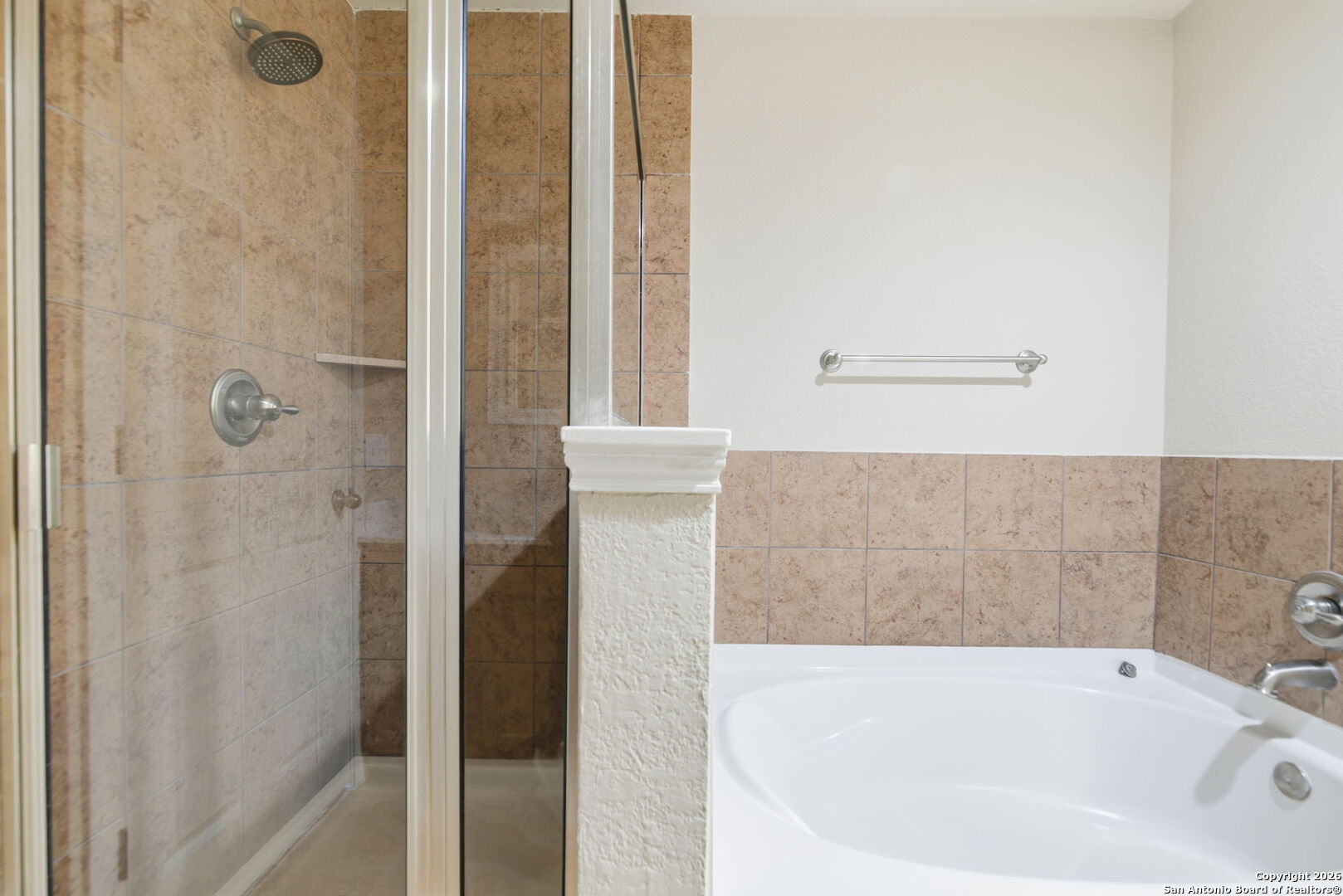 6239 Post San Antonio, TX 78244 - Photo 9 of 21 a bathroom with a bathtub