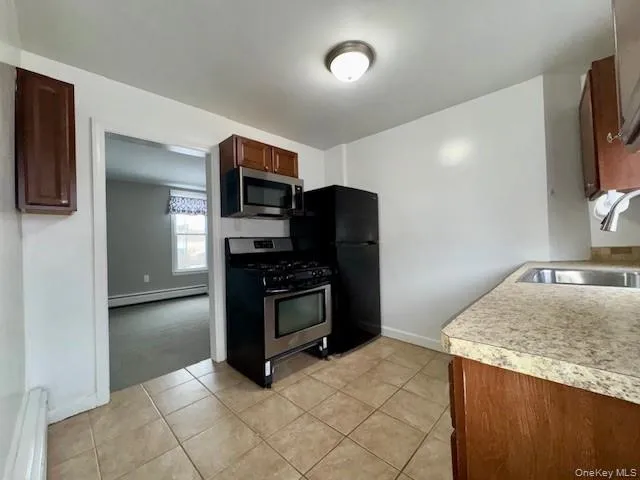 $1,900 | 96 South Main Street, Unit 1, Pearl River, NY 10965