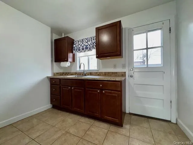 $1,900 | 96 South Main Street, Unit 1, Pearl River, NY 10965