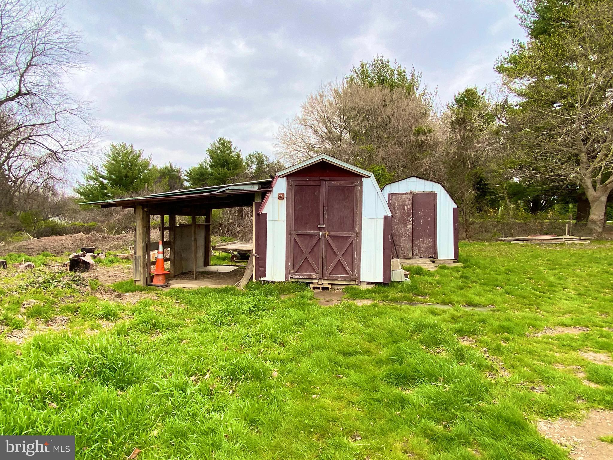 623 Rowland Road Conowingo, MD 21918 - Photo 12 of 31 Two sheds with run in