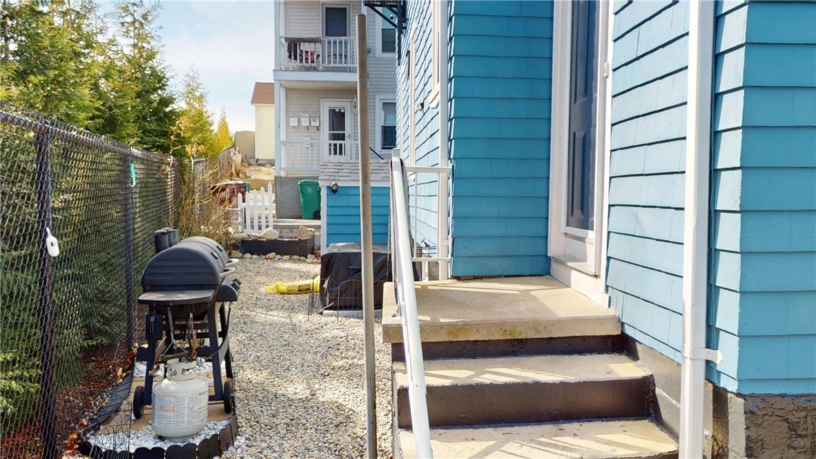 195 Adams Street Woonsocket, RI 02895 - Photo 7 of 47