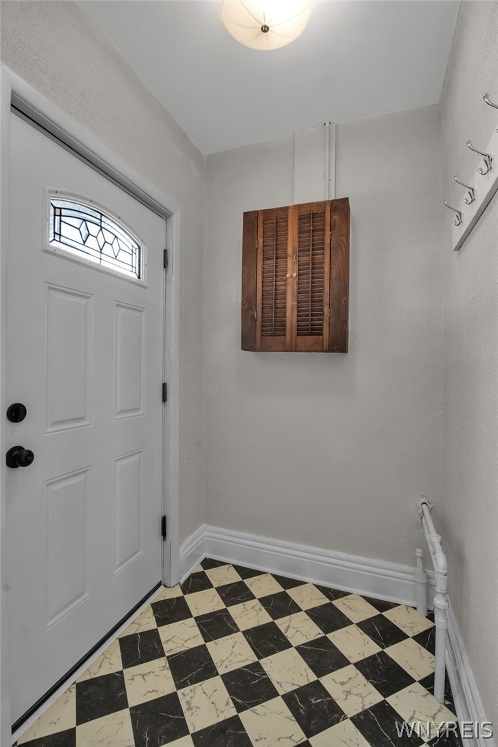 23 Pooley Place Buffalo, NY 14213 - Photo 2 of 22