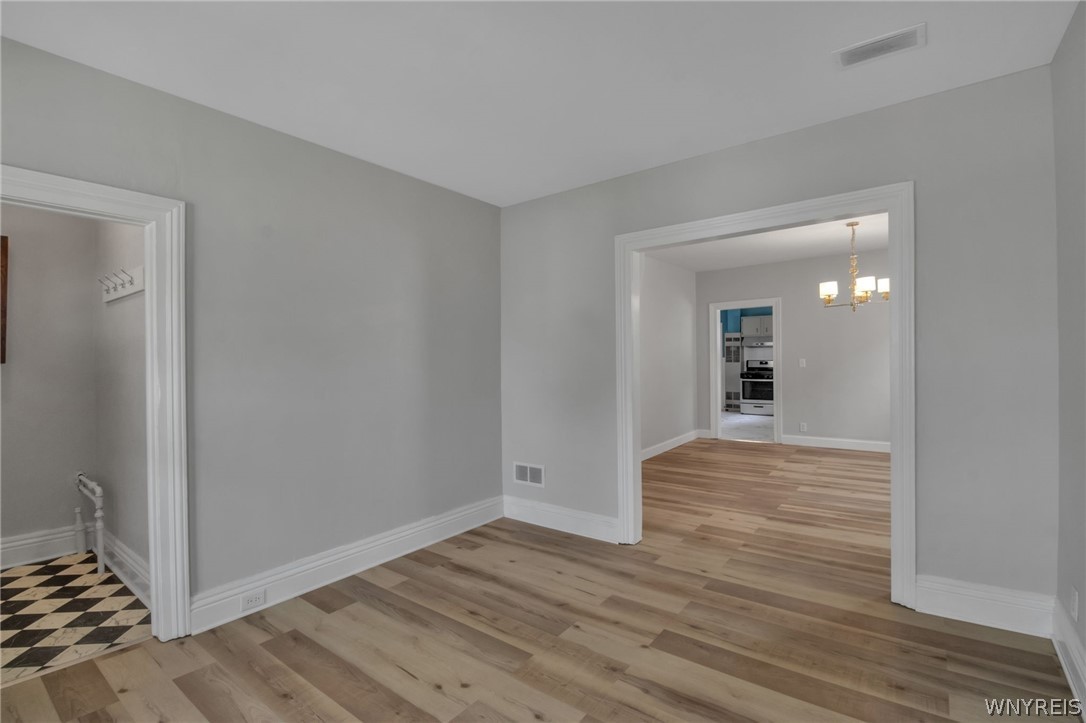 23 Pooley Place Buffalo, NY 14213 - Photo 3 of 22