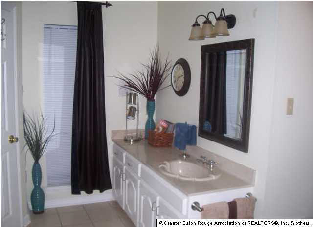4406 Rue Splendeur Baker, LA 70714 - Photo 5 of 10 Gallery Image 5