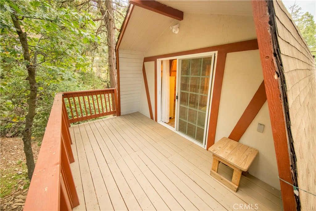 512 Shady Dell Crestline, CA 92325 - Photo 25 of 42 a view of a two chairs in the balcony