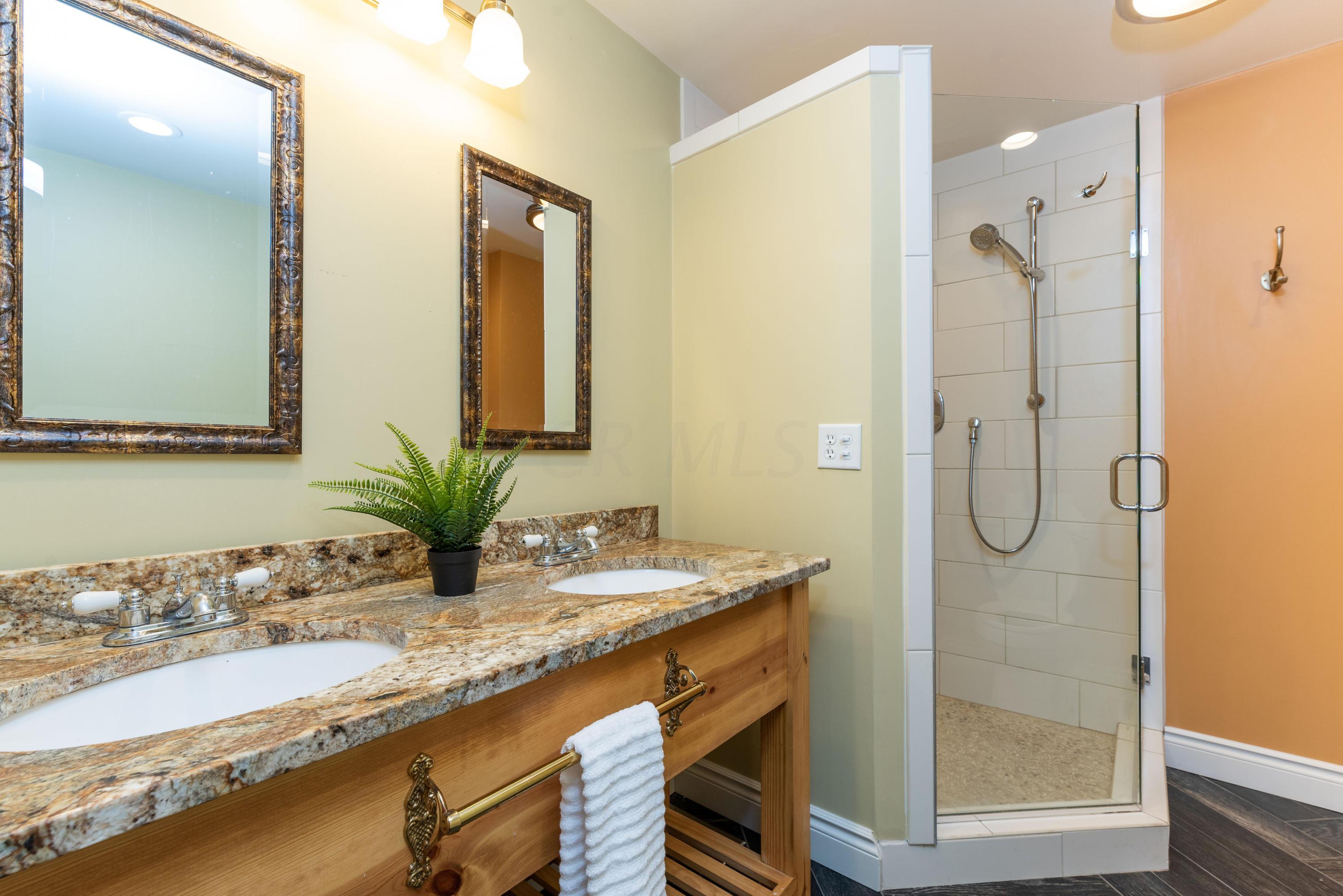 2215 Cranford Road Columbus, OH 43221 - Photo 17 of 28