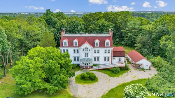 $2,690,000 | 26 Shady Lane, Greenwich, CT 06831