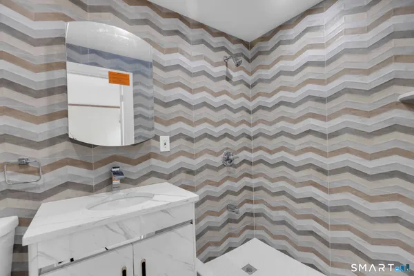 $2,690,000 | 26 Shady Lane, Greenwich, CT 06831