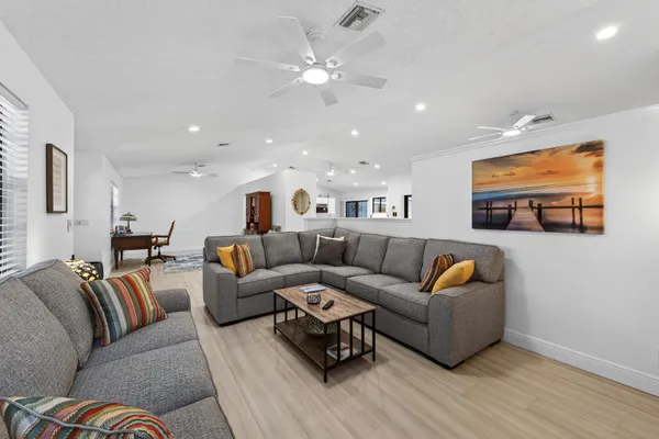 $5,500 | 8166 155th Place North, Palm Beach Gardens, FL 33418