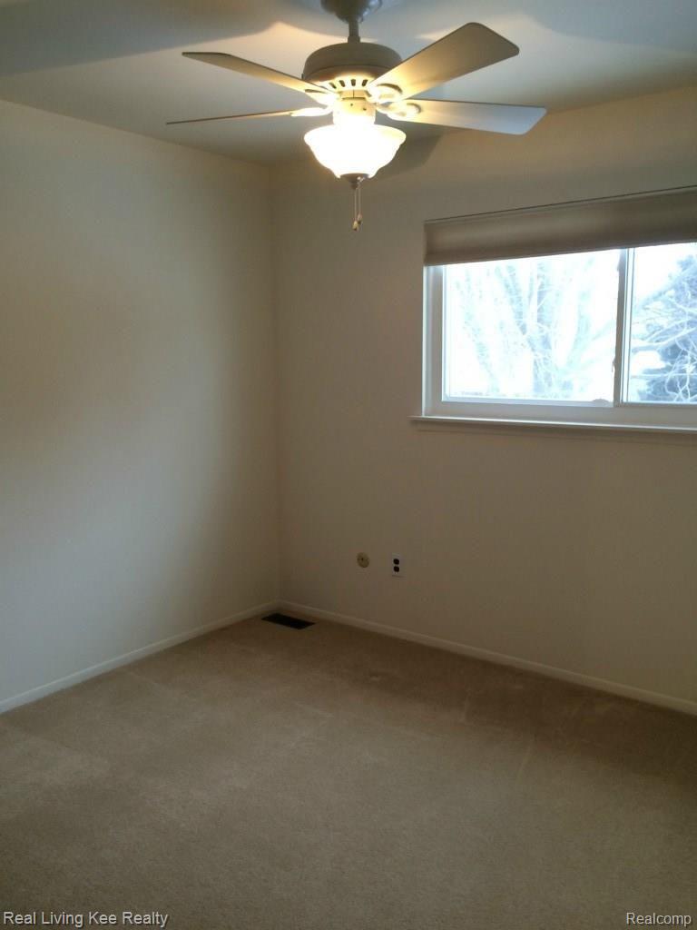 87 Stratford Lane Rochester, MI 48309 - Photo 19 of 29 IMG_0251.jpg
