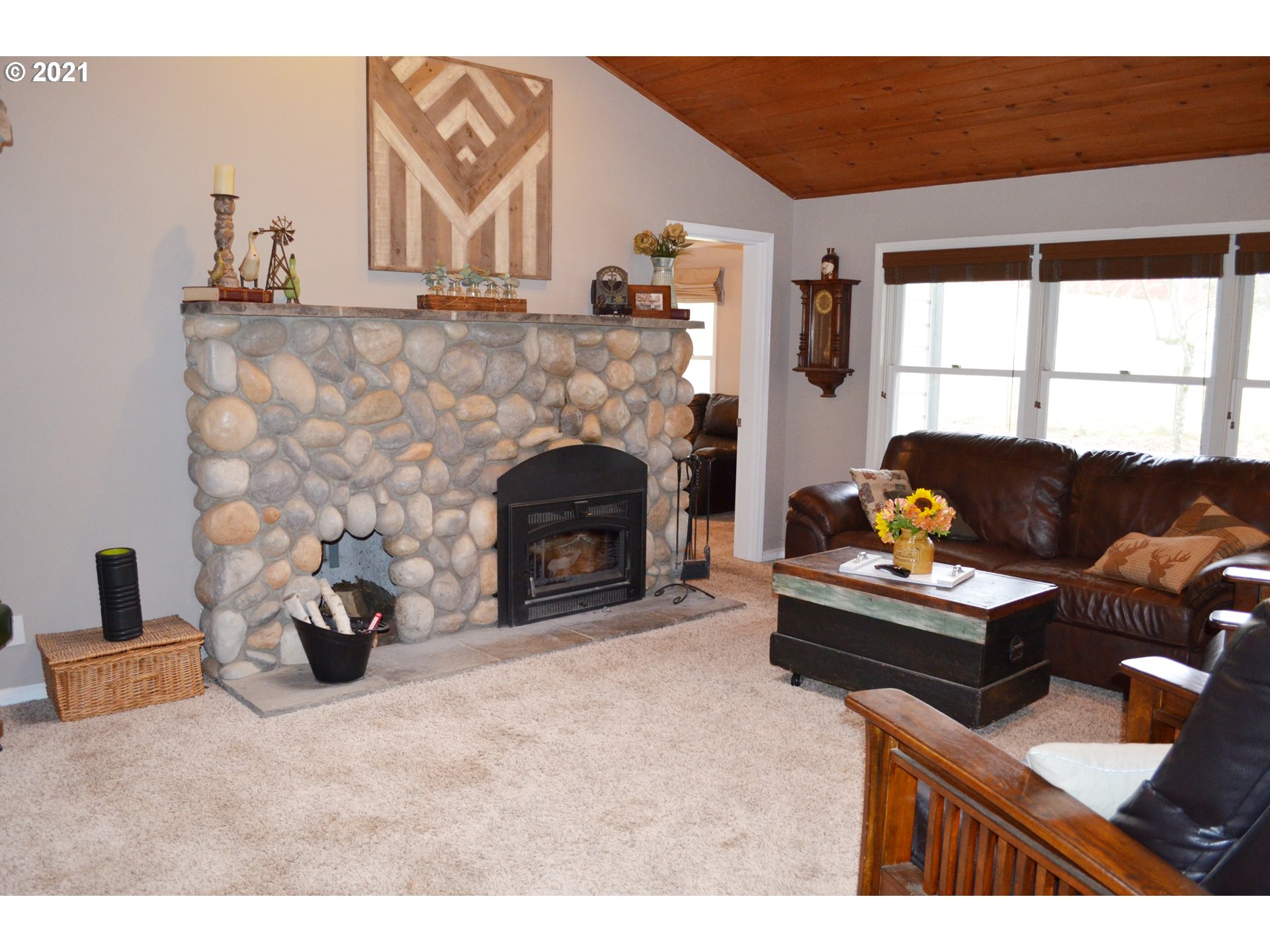 975 James Howe Road Dallas, OR 97338 - Photo 8 of 26