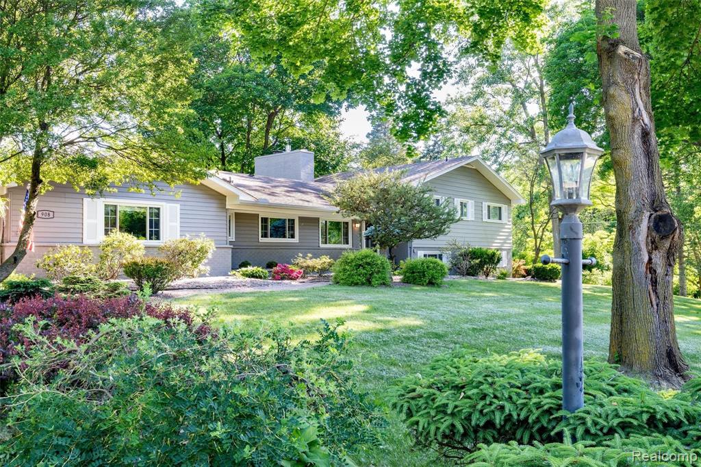 908 South Reading Road Bloomfield Hills, MI 48304 - Photo 2 of 49