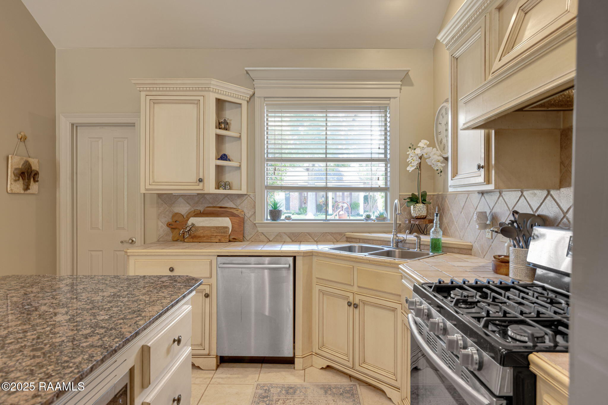115 Magazine Street Lafayette, LA 70503 - Photo 11 of 32 Kitchen 4