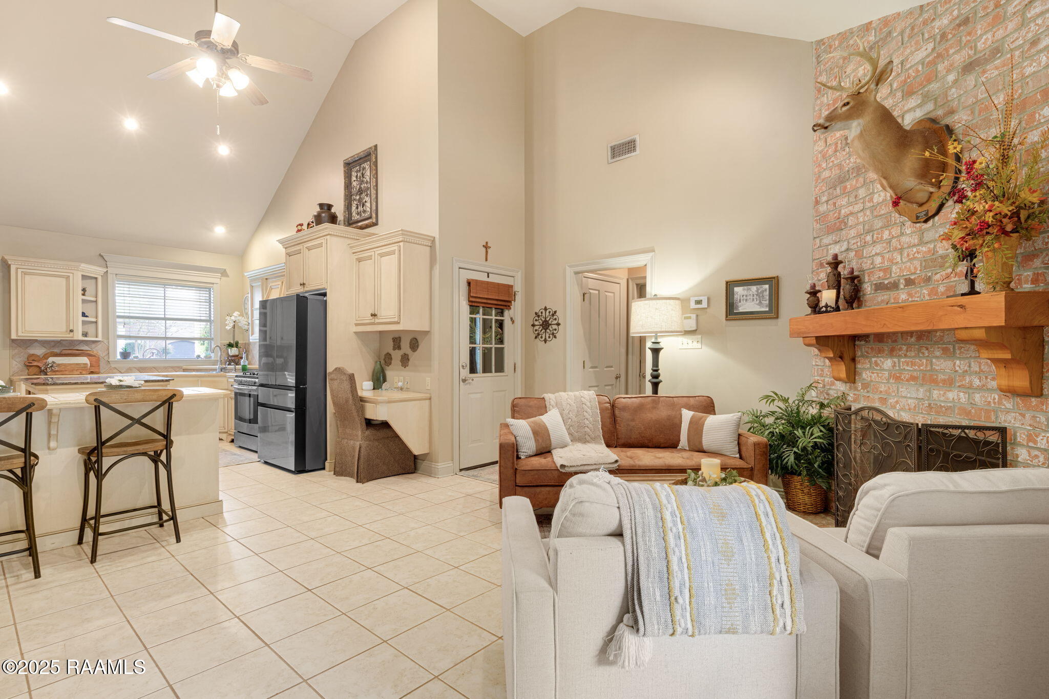 115 Magazine Street Lafayette, LA 70503 - Photo 15 of 32 Kitchen | Keeping Room