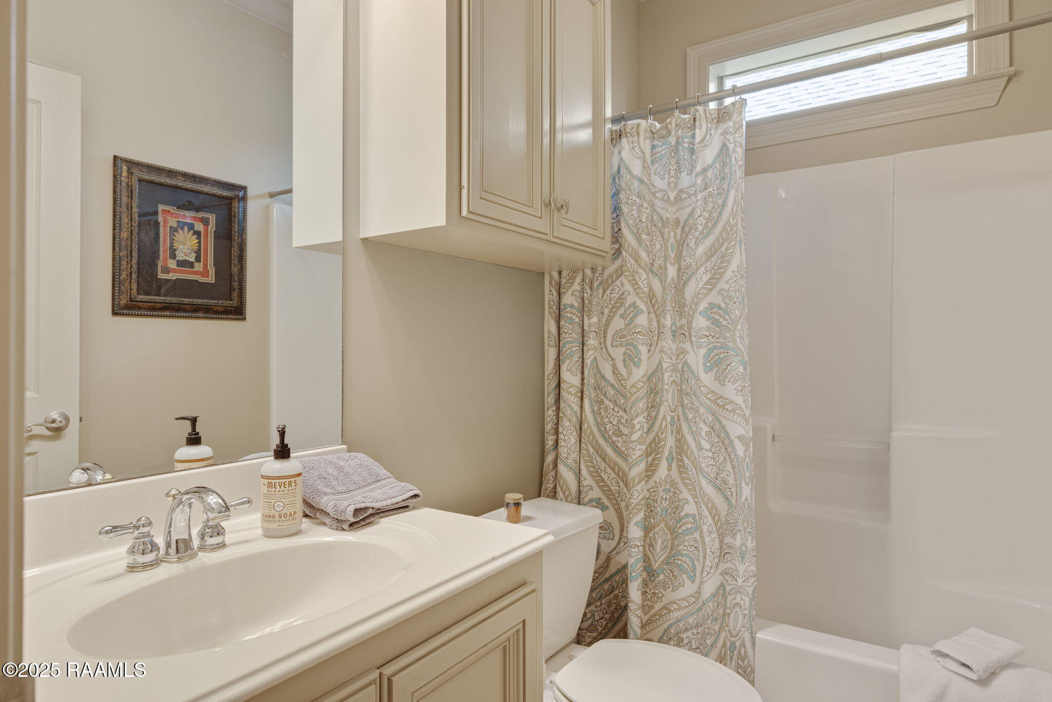 115 Magazine Street Lafayette, LA 70503 - Photo 26 of 32 Hall Bath