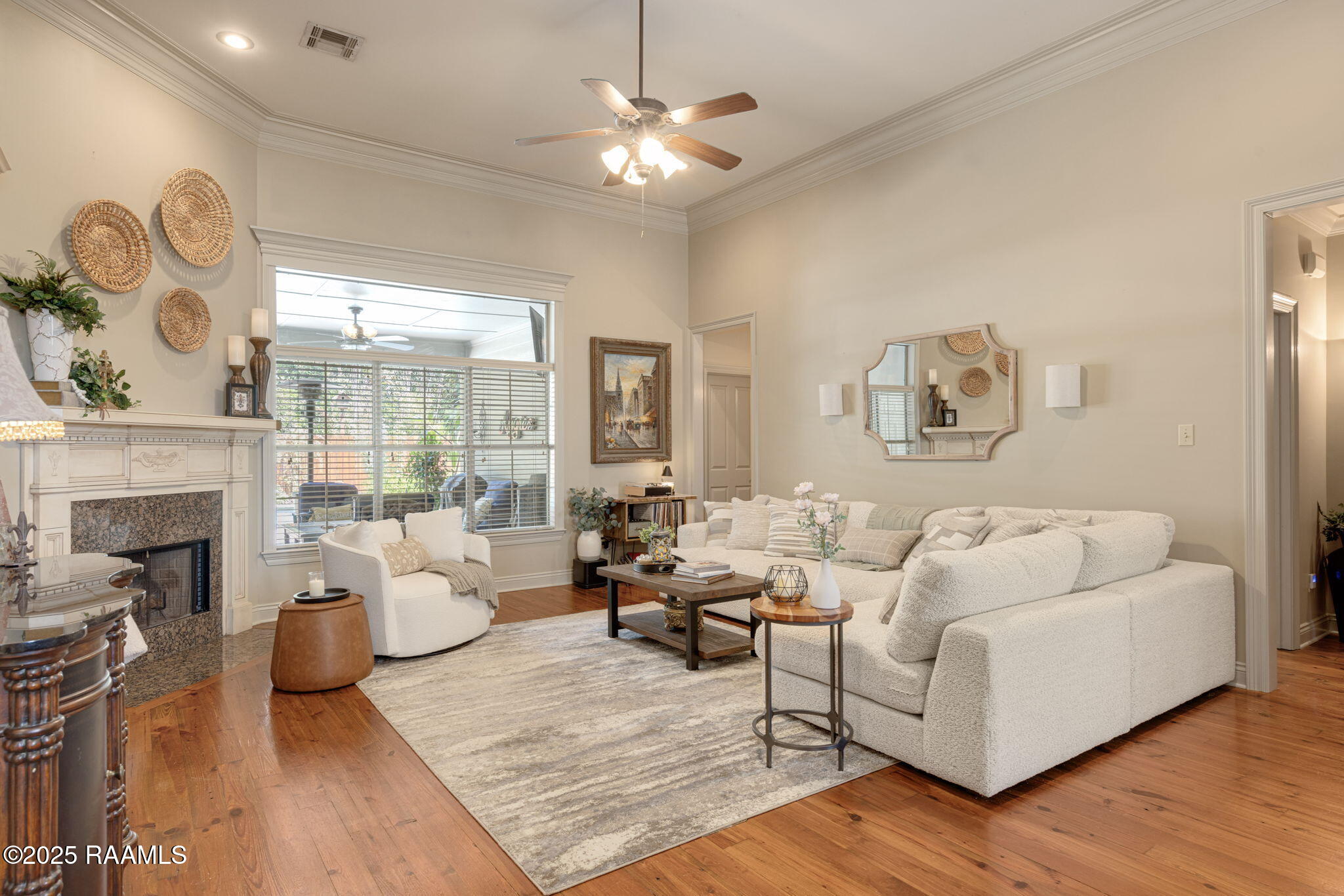 115 Magazine Street Lafayette, LA 70503 - Photo 5 of 32 Living Room 2