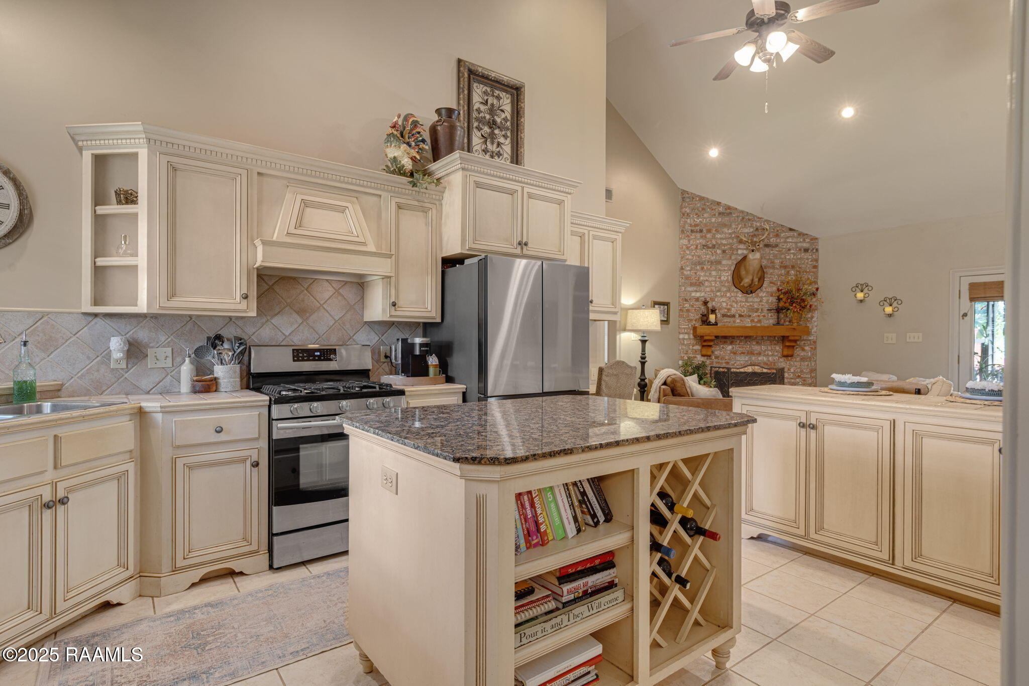 115 Magazine Street Lafayette, LA 70503 - Photo 8 of 32 Kitchen
