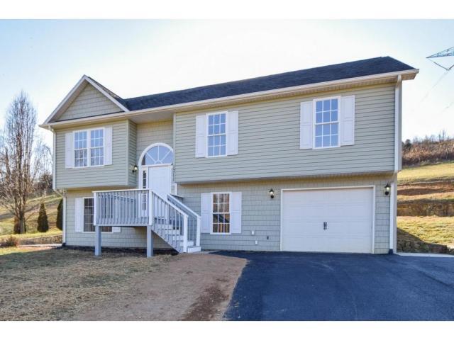 1711 Trinity Road Troutville, VA 24175 - Photo 2 of 23 Great Split Foyer
