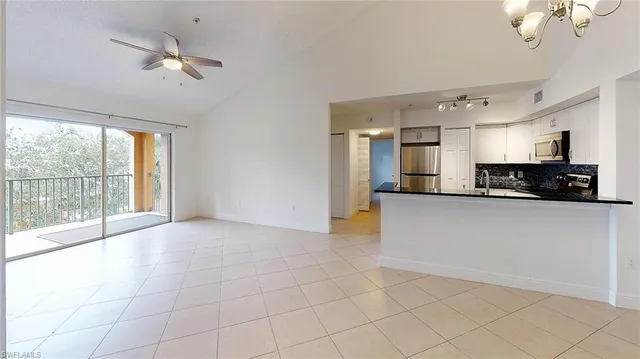 $2,250 | 1210 Wildwood Lakes Boulevard, Unit 306, Naples, FL 34104