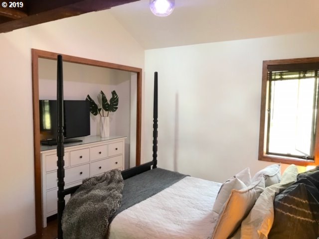 250 Singing Waters Road Winchester, OR 97495 - Photo 20 of 32 Gallery Image 20