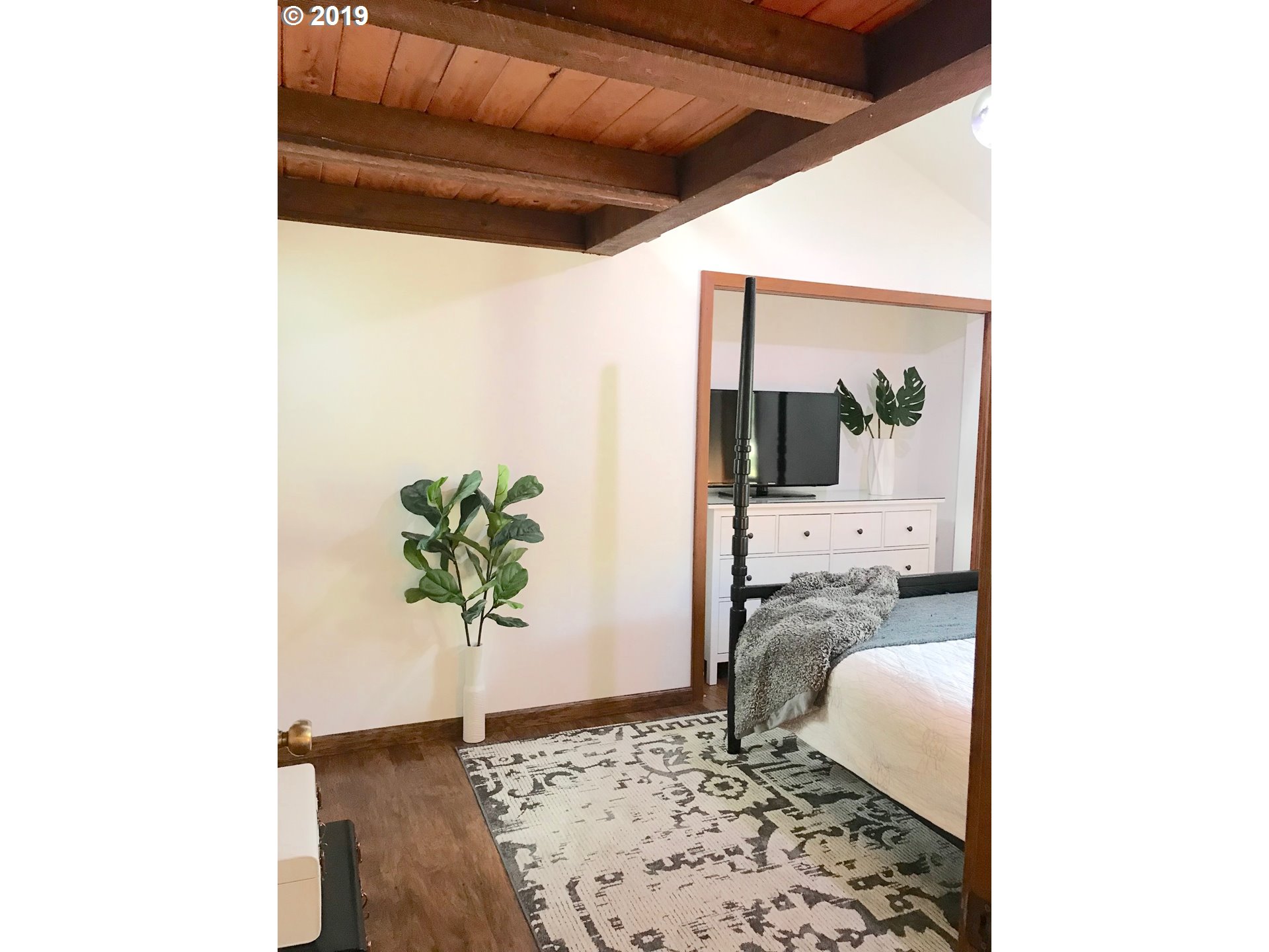 250 Singing Waters Road Winchester, OR 97495 - Photo 21 of 32 Gallery Image 21