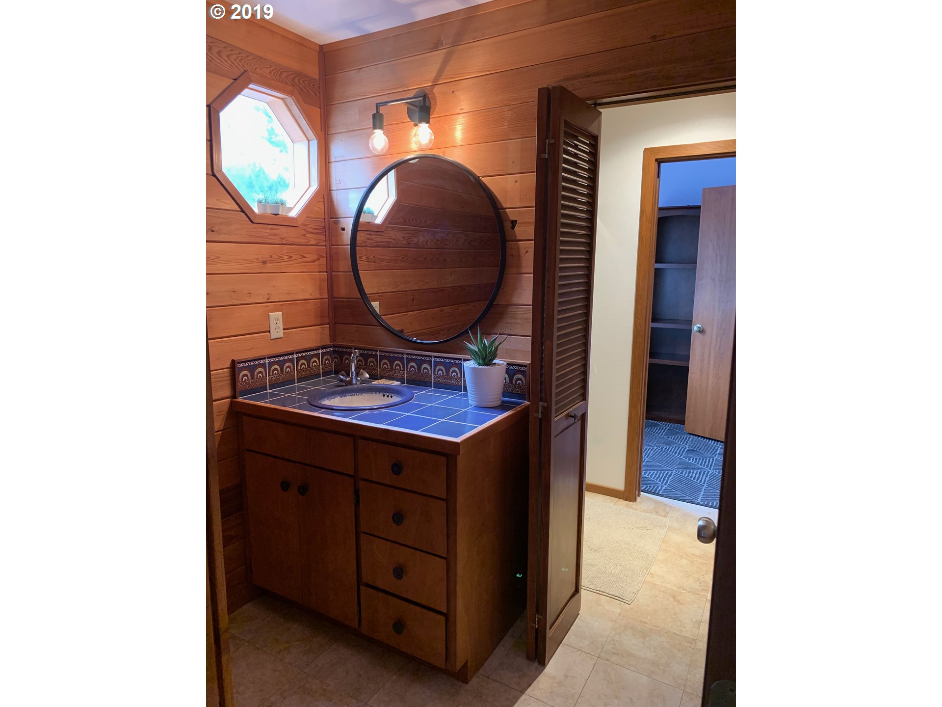 250 Singing Waters Road Winchester, OR 97495 - Photo 26 of 32 Gallery Image 26
