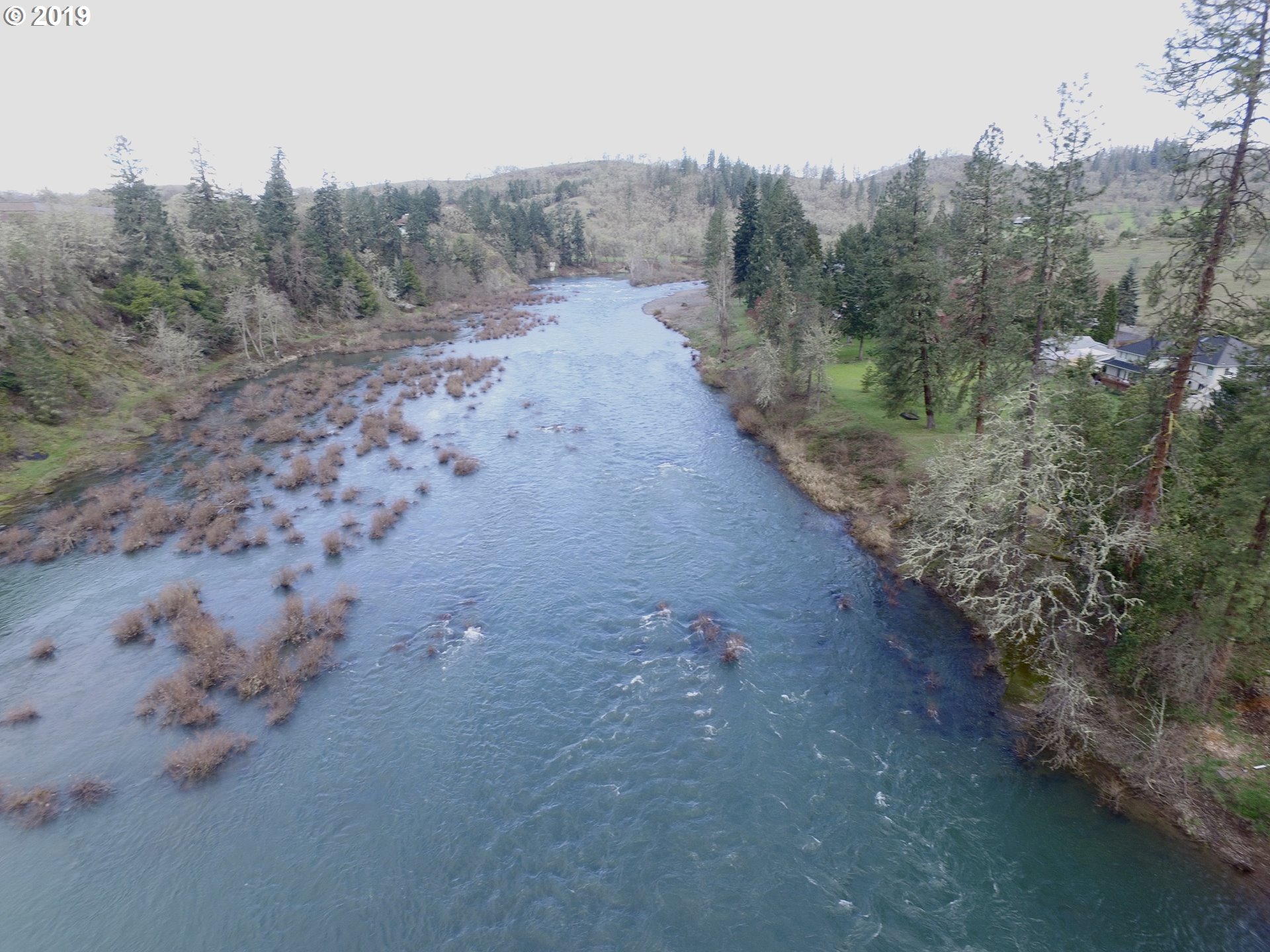 250 Singing Waters Road Winchester, OR 97495 - Photo 5 of 32 Gallery Image 5