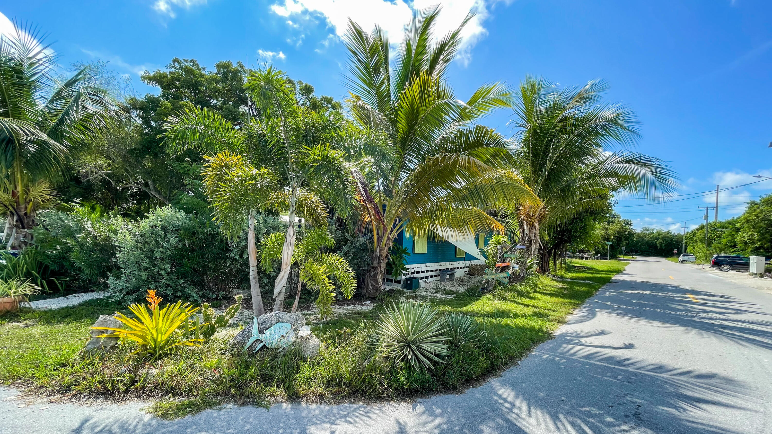 31316 Ave C Big Pine Key, FL 33043 - Photo 6 of 28 a view of a backyard