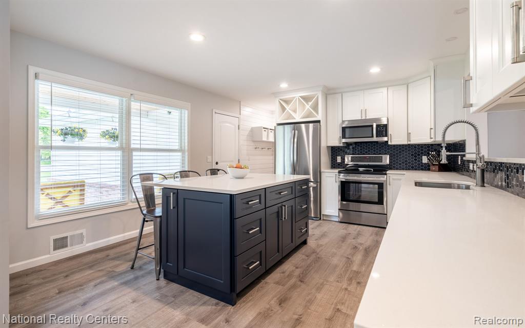 55 South Baldwin Road Oxford, MI 48371 - Photo 8 of 44 Gallery Image 8