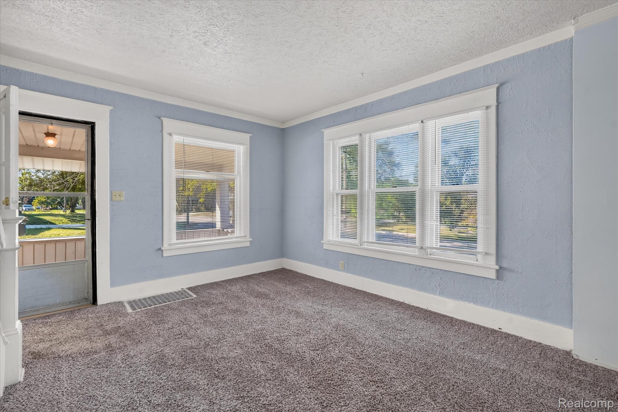 06-230-S-Center-Rd-Grand-Blanc-WindowStill.jpg