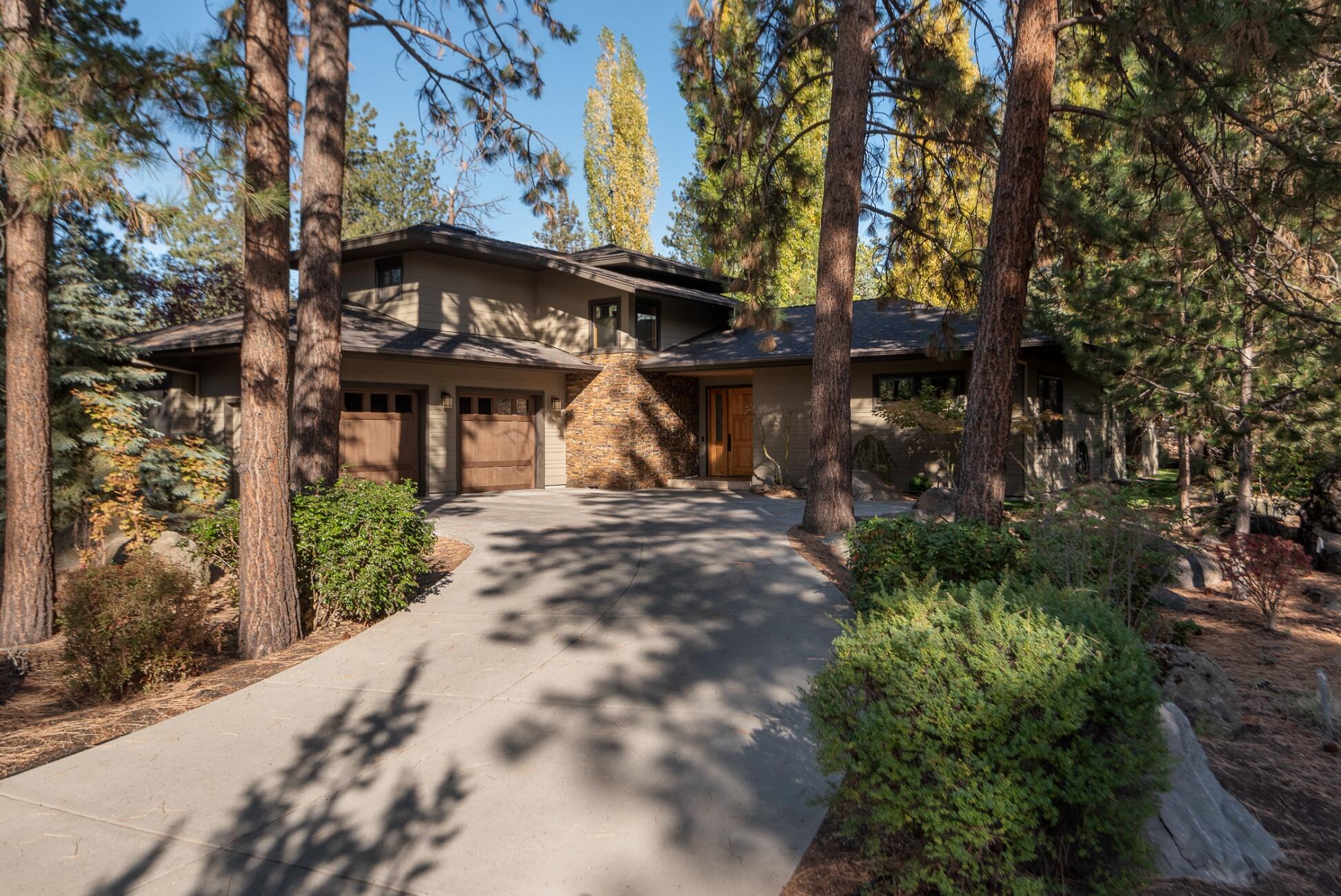 61648 Cedarwood Road Bend, OR 97702 - Photo 27 of 28 61648 Cedarwood Rd