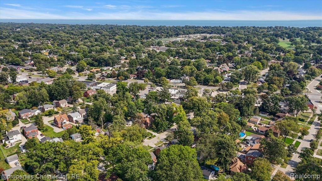 1683 Severn Road Grosse Pointe Woods, MI 48236 - Photo 46 of 47