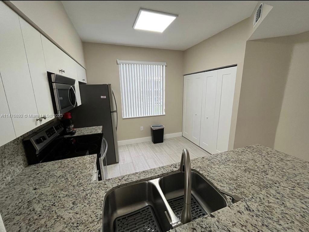 14827 Balgowan Road, Unit 1048 Miami Lakes, FL 33016 - Photo 12 of 14 Gallery Image 12