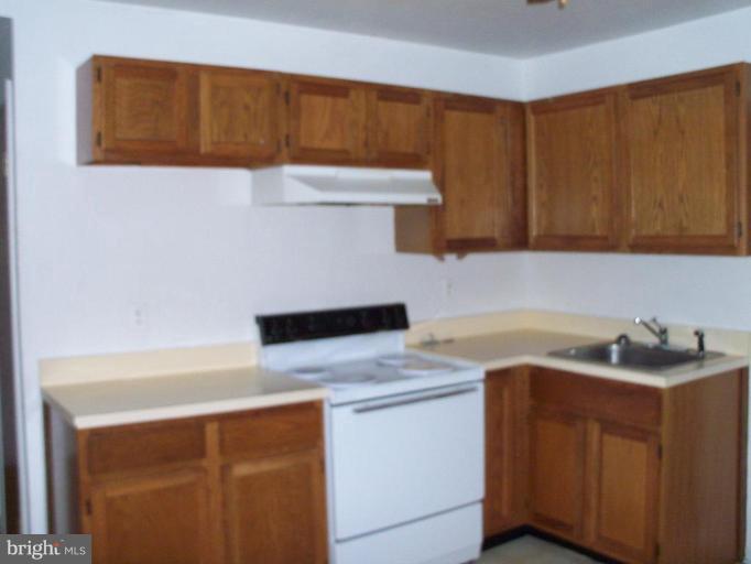 112 Compass Road Middle River, MD 21220 - Photo 6 of 11 Kitchen