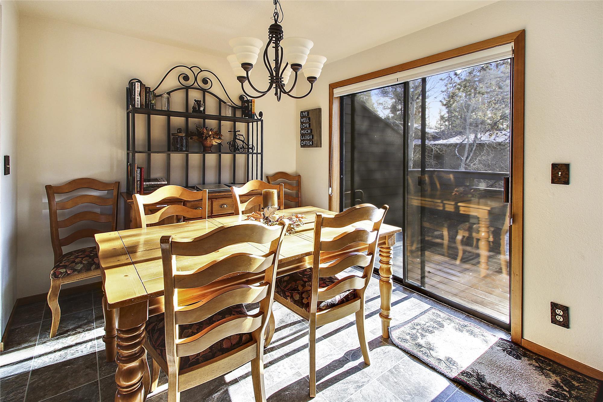 17730 West Core Road, Unit 2 FAIRWAY VILLAGE Sunriver, OR 97707 - Photo 7 of 30 main level-dining area-0b8a3224