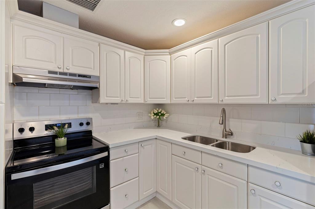 7442 Compton Lane New Port Richey, FL 34655 - Photo 11 of 28 Gallery Image 11