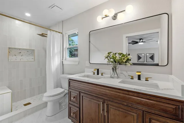 $444,000 | 821 Sandpiper Drive, Denton, TX 76205