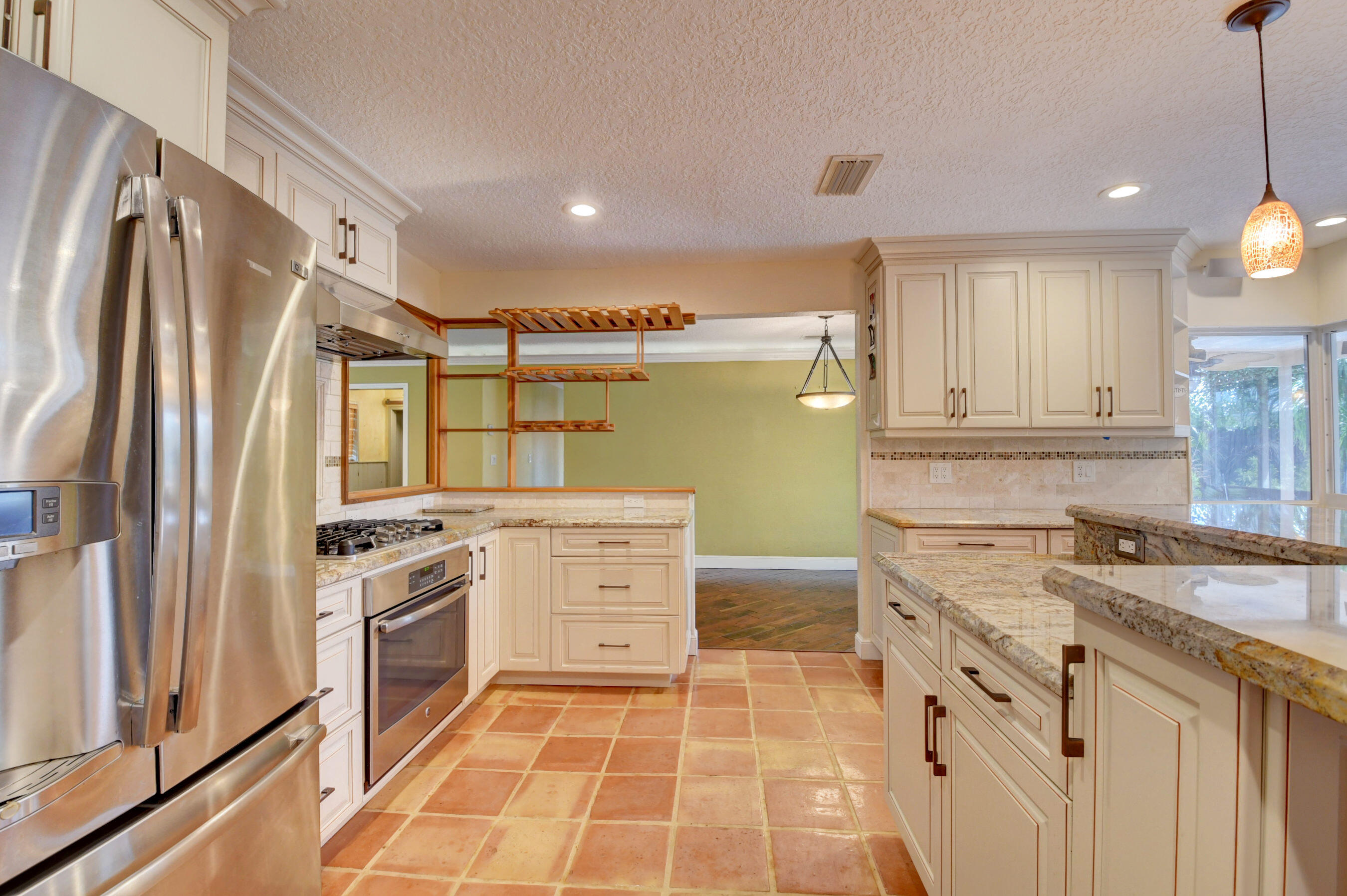 10 Burning Tree Lane Boca Raton, FL 33431 - Photo 20 of 47 10 Burning Tree Kitchen