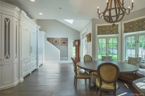 $3,499,999 | 1095 Pine Valley Road, Oyster Bay, NY 11771