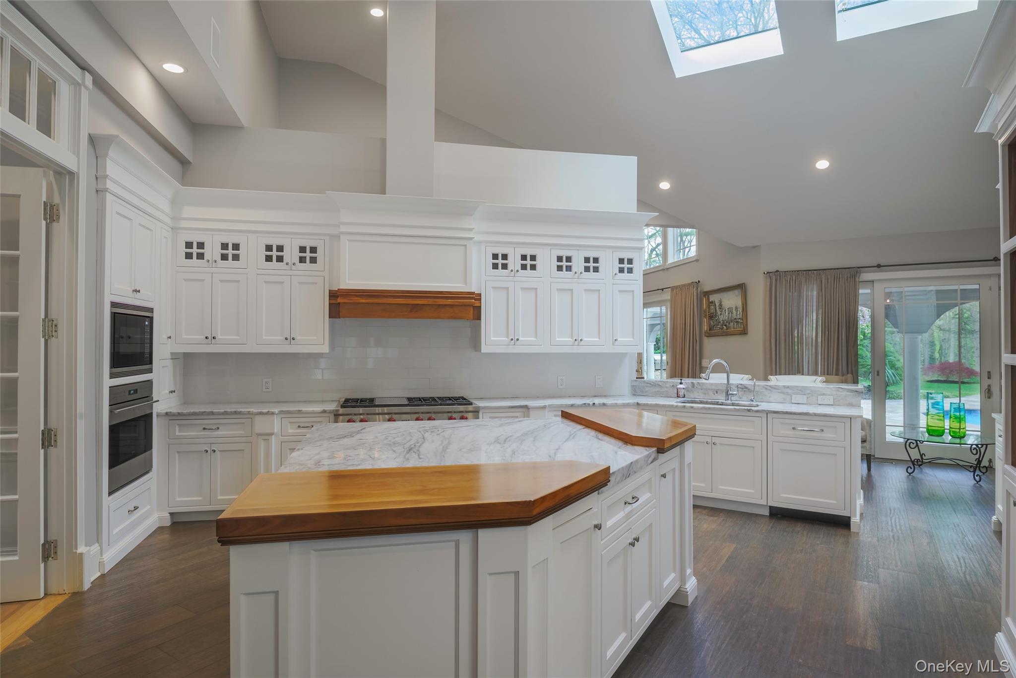 1095 Pine Valley Road Oyster Bay, NY 11771 - Photo 13 of 50