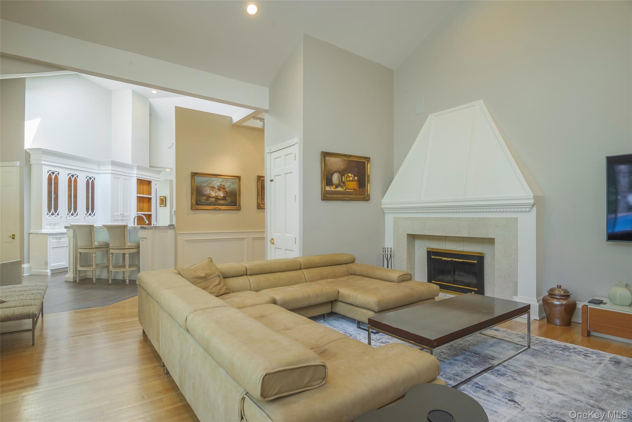 1095 Pine Valley Road Oyster Bay, NY 11771 - Photo 17 of 50