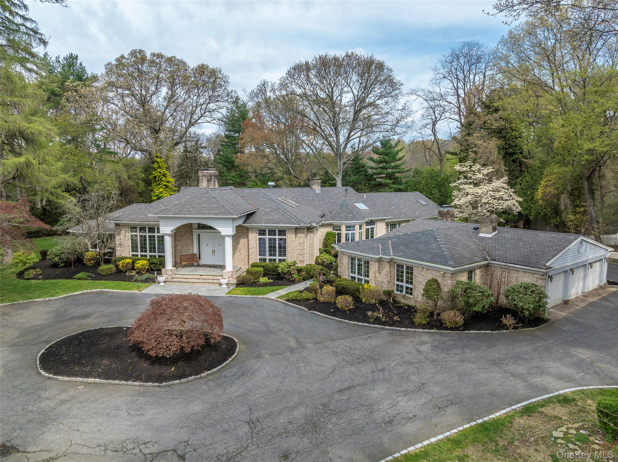 1095 Pine Valley Road Oyster Bay, NY 11771 - Photo 2 of 50