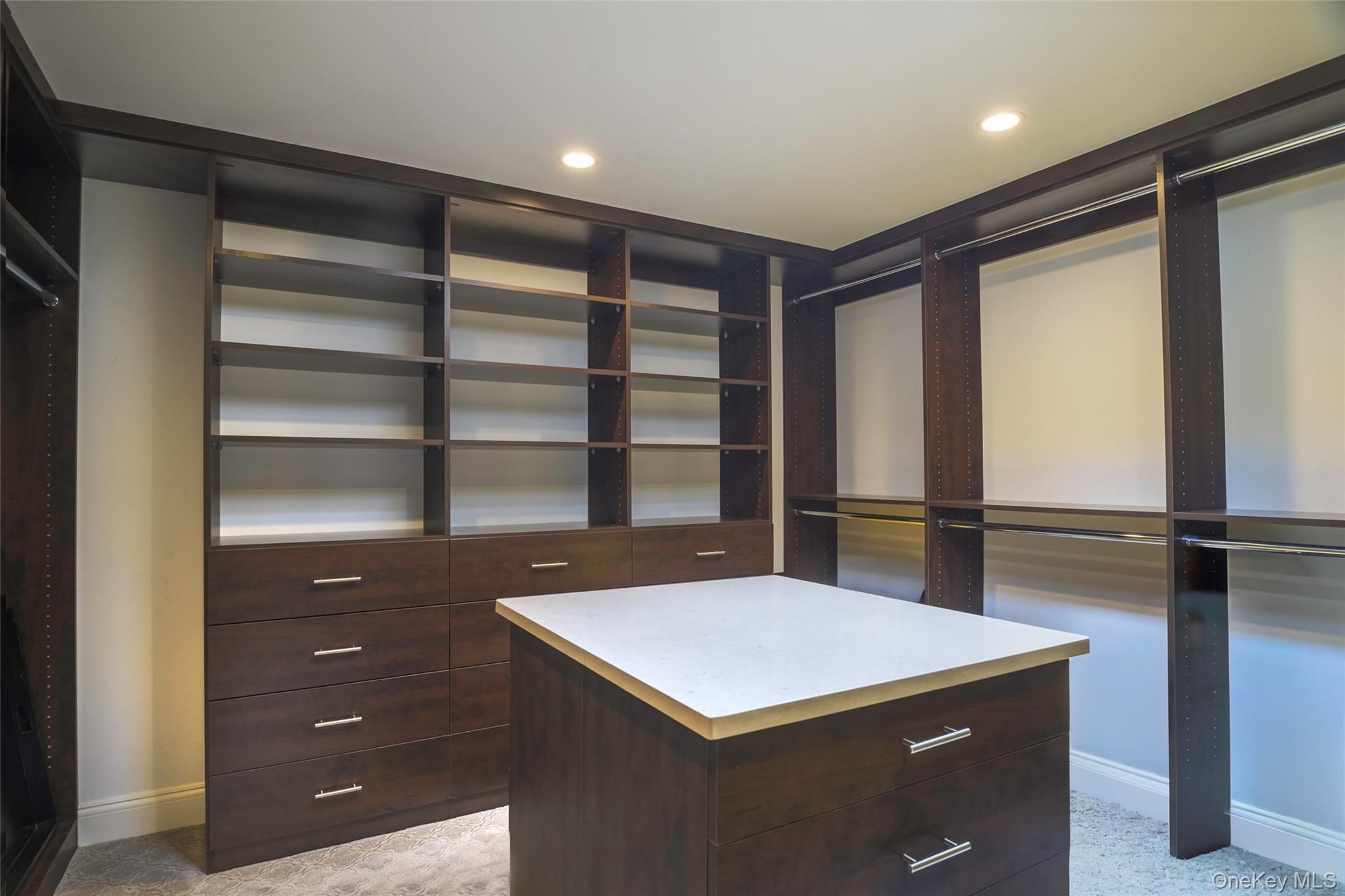 1095 Pine Valley Road Oyster Bay, NY 11771 - Photo 22 of 50